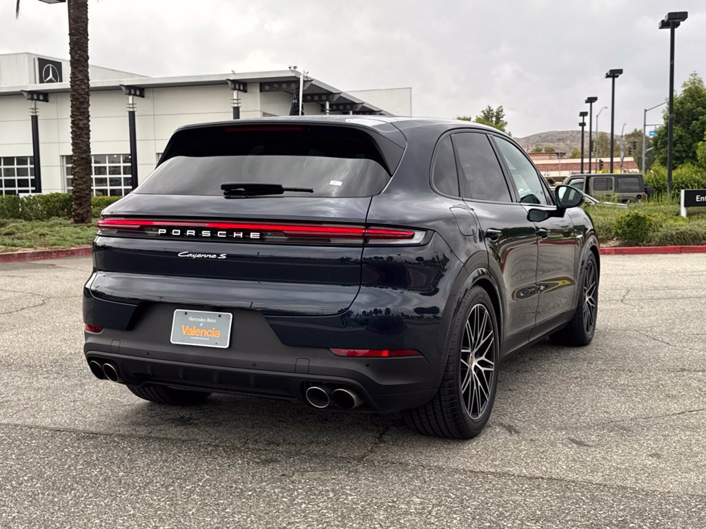 Used 2024 Porsche Cayenne S AWD/4WD image 8