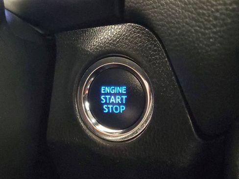 Used 2021 Toyota RAV4 XLE Premium w/ Carpet Mat Package (TMS) image 32