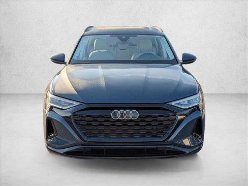 Used 2024 Audi Q8 e-tron Premium Plus w/ Premium Plus Package AWD/4WD image 2