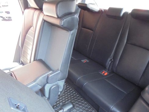 Used 2021 Toyota Highlander XLE image 15