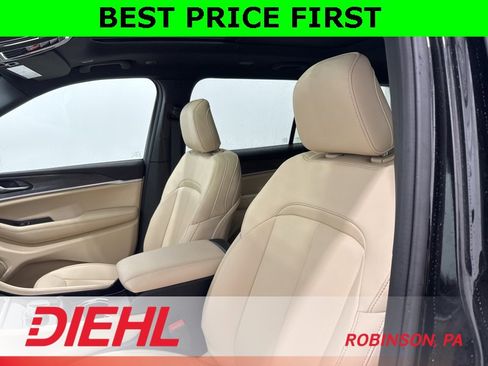 New 2025 Jeep Grand Cherokee L Limited w/ Black Appearance Package image 22