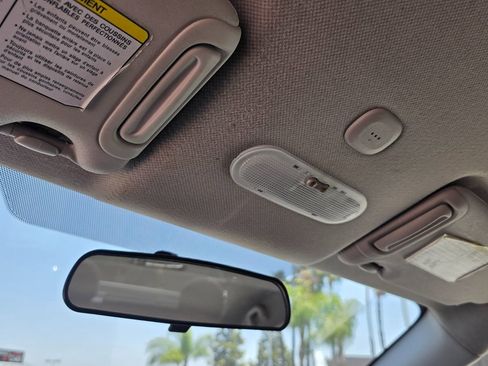 Used 2017 Nissan Versa FWD image 33