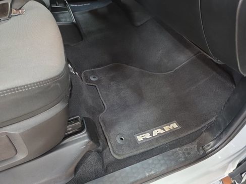 Used 2024 RAM 2500 Big Horn AWD/4WD image 13