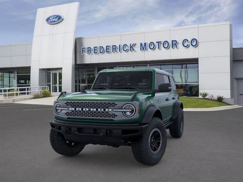 New 2025 Ford Bronco Badlands image 2