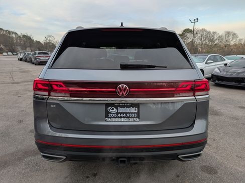 Used 2024 Volkswagen Atlas SE w/ Black Wheel Package image 9