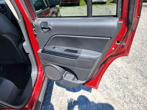 Used 2013 Jeep Compass Latitude image 24