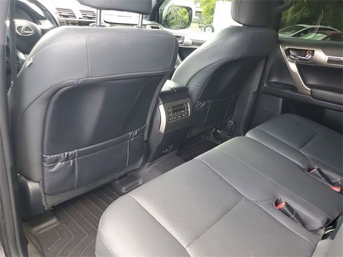 Used 2020 Lexus GX 460 Premium image 13