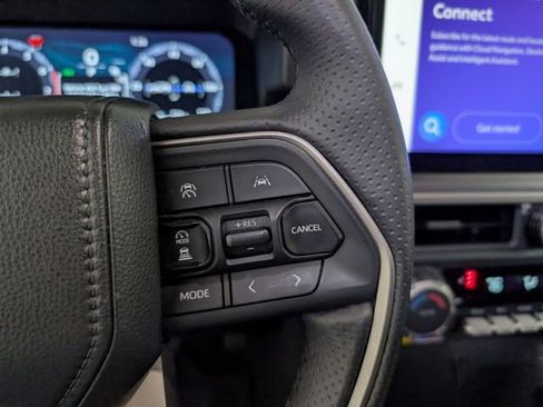 Used 2025 Toyota 4Runner TRD Off-Road Premium AWD/4WD image 18