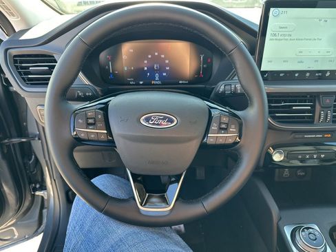 New 2026 Ford Escape SE image 17