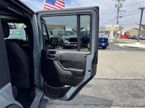 Used 2015 Jeep Wrangler Unlimited Sport w/ Quick Order Package 24S AWD/4WD image 33