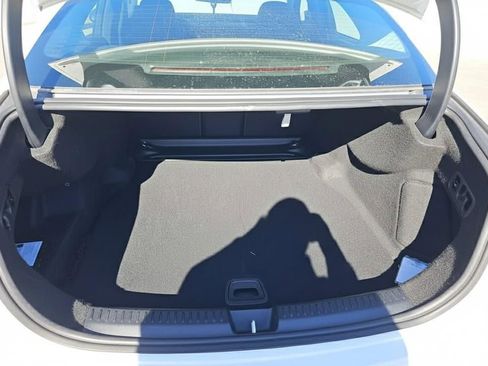 Used 2025 Mercedes-Benz E 350 4MATIC Sedan image 8