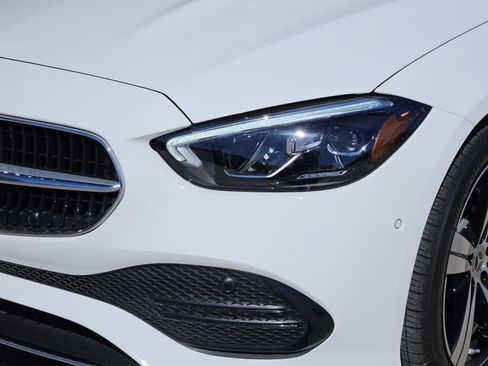 Certified 2025 Mercedes-Benz C 300 4MATIC Sedan image 9