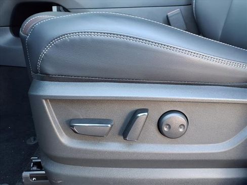 New 2025 Nissan Armada SL w/ Captain's Chari Seat Package image 11