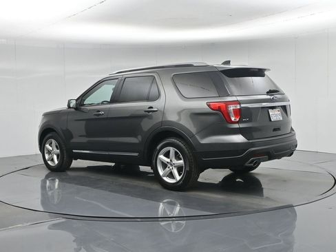 Certified 2018 Ford Explorer XLT image 7