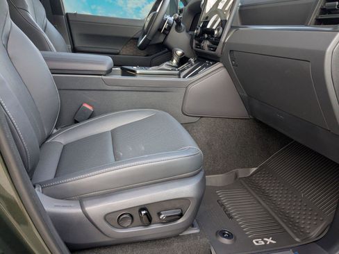 Used 2026 Lexus GX 550 w/ Accessory Package (2T) image 22