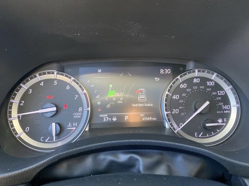 Used 2022 Toyota Highlander XLE image 12