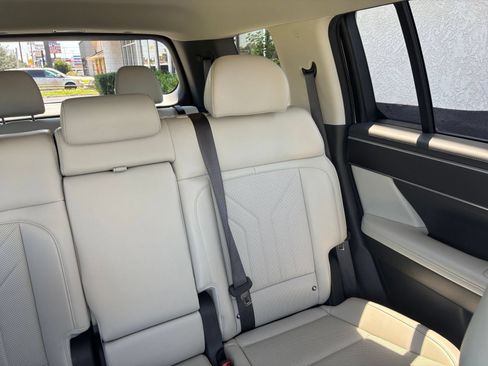 Used 2025 Hyundai Santa Fe SEL FWD image 40