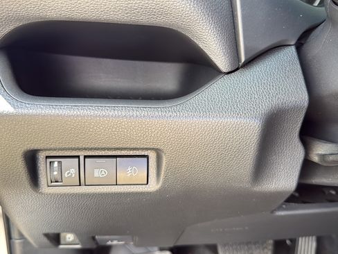 Used 2022 Toyota RAV4 LE AWD/4WD image 18