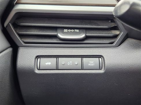 Used 2024 Nissan Altima 2.5 SV image 12