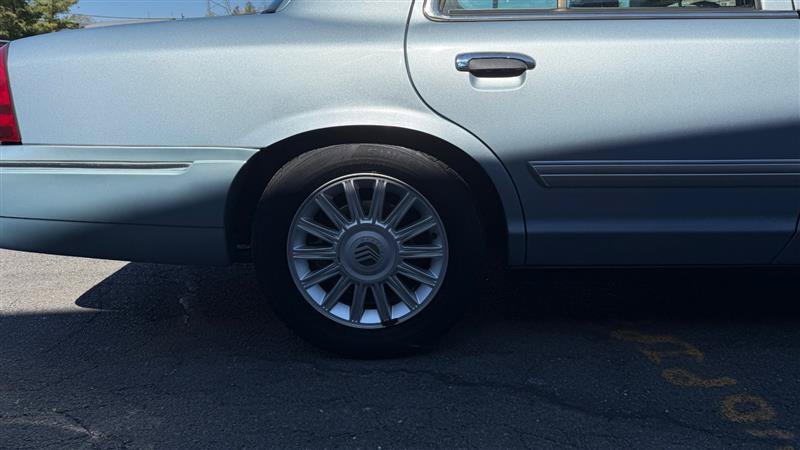Used 2009 Mercury Grand Marquis LS RWD image 9