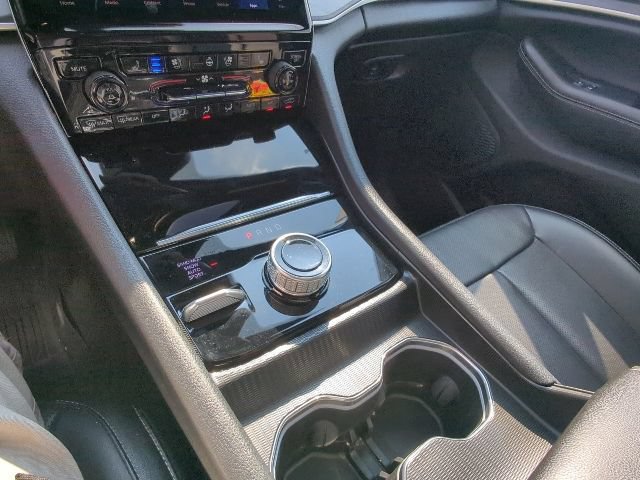 Used 2024 Jeep Grand Cherokee Limited w/ Luxury Tech Group II AWD/4WD image 18
