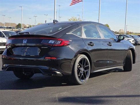 Used 2025 Honda Civic Sport image 9