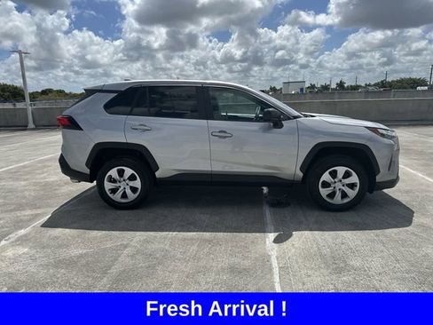 Used 2025 Toyota RAV4 LE image 37