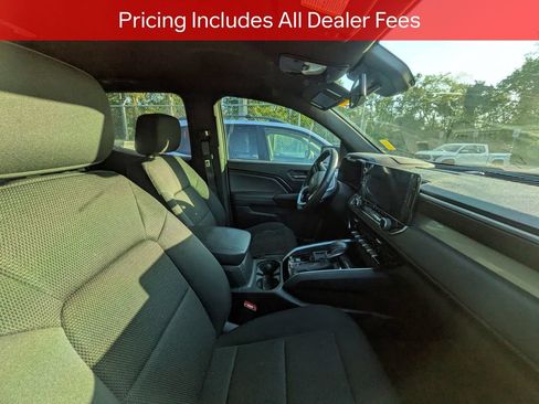 Used 2024 Chevrolet Colorado LT w/ LT Convenience Package II RWD image 9