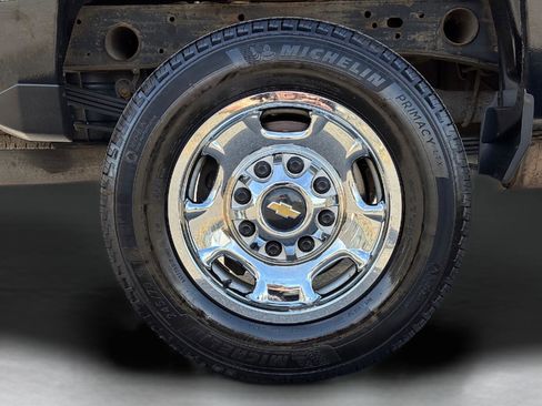 Used 2017 Chevrolet Silverado 2500 W/T AWD/4WD image 9