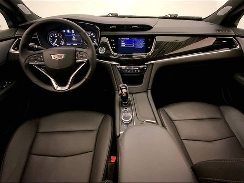 Used 2023 Cadillac XT6 Premium Luxury w/ Technology Package AWD/4WD image 16