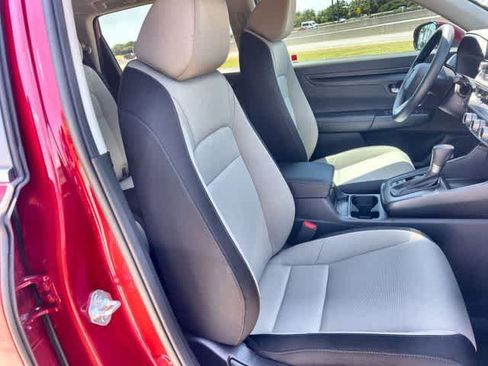 Used 2024 Honda CR-V EX image 12