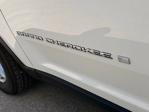 New 2026 Jeep Grand Cherokee Laredo image 27