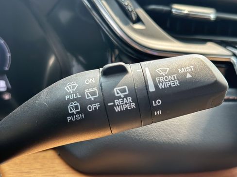 Used 2023 Jeep Grand Cherokee Summit image 32