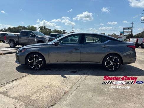 Used 2024 Nissan Altima 2.5 SR FWD image 8