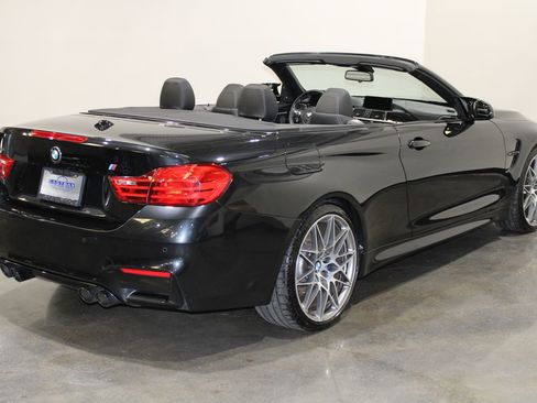 Used 2017 BMW M4 Convertible image 13