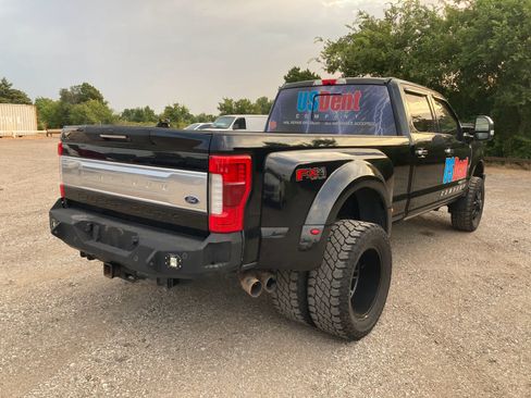 Used 2018 Ford F350 Platinum w/ Platinum Ultimate Package AWD/4WD image 7