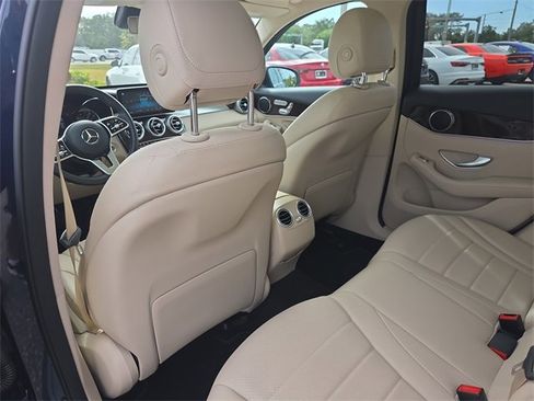 Used 2022 Mercedes-Benz GLC 300 4MATIC image 10