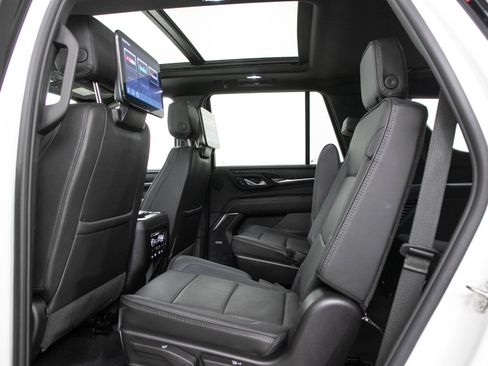 Used 2024 GMC Yukon Denali w/ Denali Reserve Package AWD/4WD image 16
