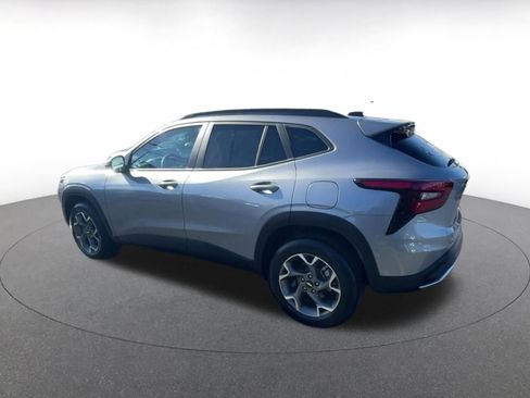 Used 2025 Chevrolet Trax LT image 10
