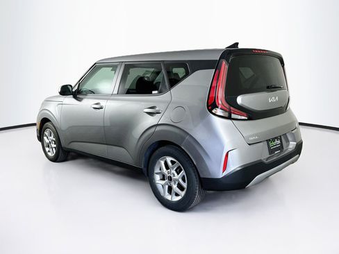 Used 2025 Kia Soul LX w/ LX Technology Package FWD image 5