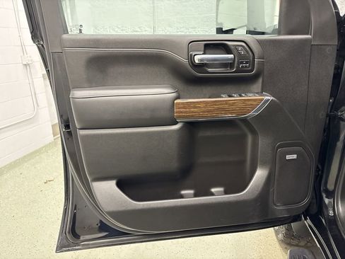 Used 2022 Chevrolet Silverado 3500 High Country w/ Technology Package image 16