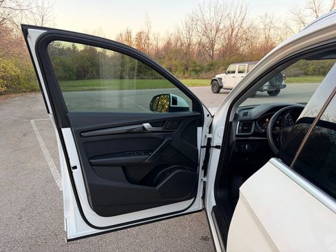 Used 2018 Audi Q5 2.0T Premium Plus w/ Premium Plus Package image 36