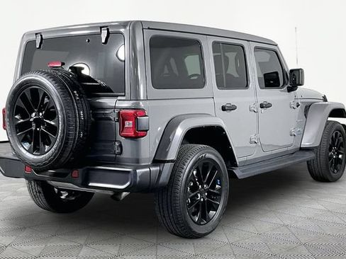 Used 2023 Jeep Wrangler Unlimited Sahara w/ Cold Weather Group AWD/4WD image 6