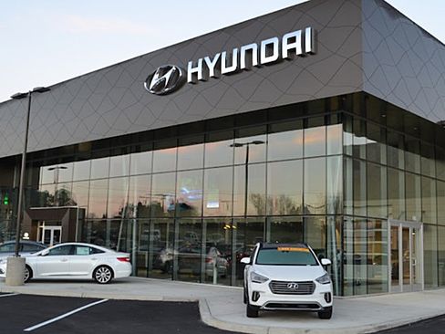 Used 2025 Hyundai Elantra Sport FWD image 15