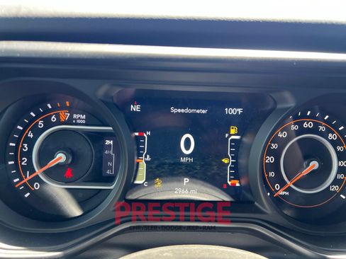 Used 2026 Jeep Gladiator Mojave w/ Safety Group AWD/4WD image 33