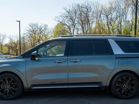 Used 2024 Kia Carnival SX Prestige FWD image 9