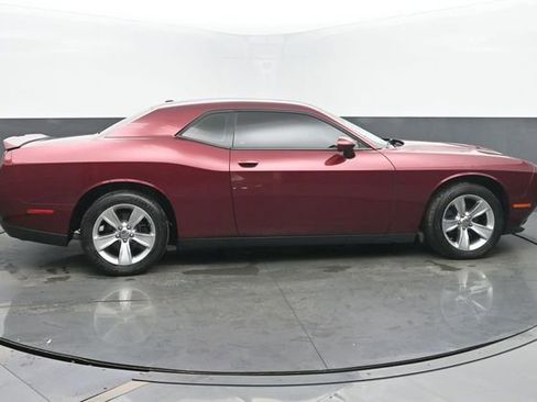 Used 2020 Dodge Challenger SXT image 6