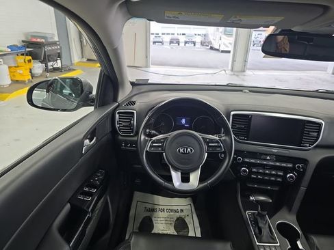 Certified 2022 Kia Sportage EX image 12