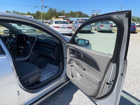 Used 2013 Chevrolet Malibu LS FWD image 14