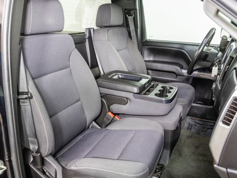 Used 2018 Chevrolet Silverado 1500 LT w/ LT Convenience Package image 34